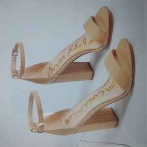 Shoe